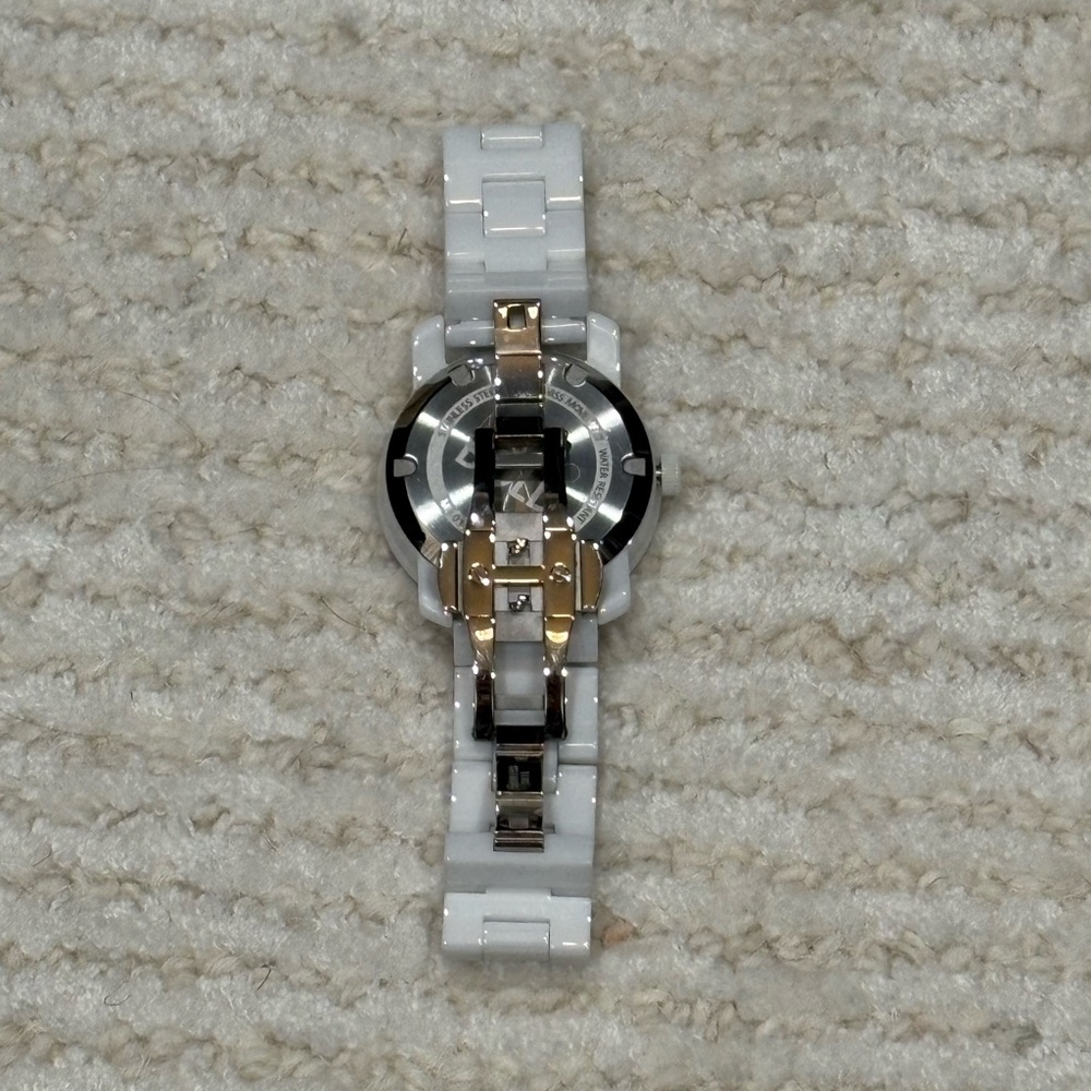 Like-new Movado Bold Evolution women’s ceramic watch. Worn twice looks new! - Picture 7 of 12